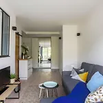 Appartement Confortable Avec Balcon Au Coeur De Paris
