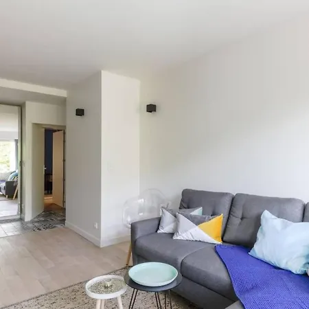 Appartement Confortable Avec Balcon Au Coeur De Paris Appartamento